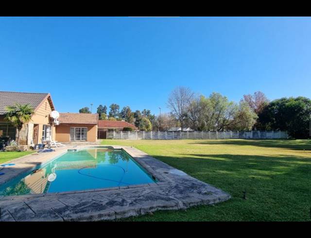 3 BEDROOM HOUSE FOR SALE IN THREE RIVERS